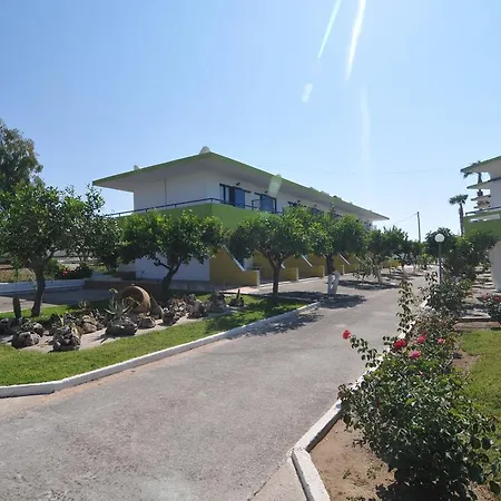 Black Diamond Aparthotel 3*